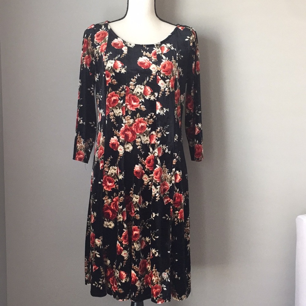 Black floral dress with 3/4 length sleeves NWOT